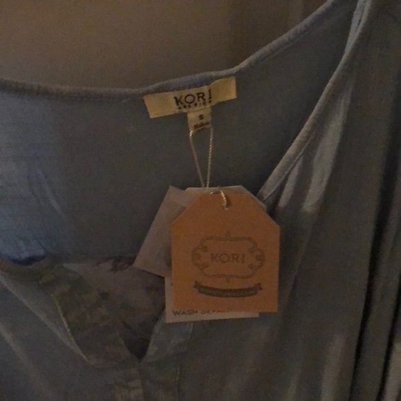 3/4 length sleeve blue tie dye pattern blouse - Picture 2 of 6